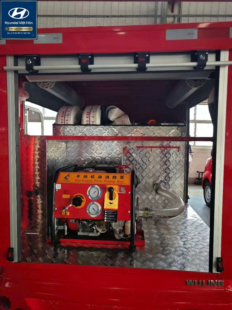 Bơm chữa cháy trên xe cứu hỏa mini