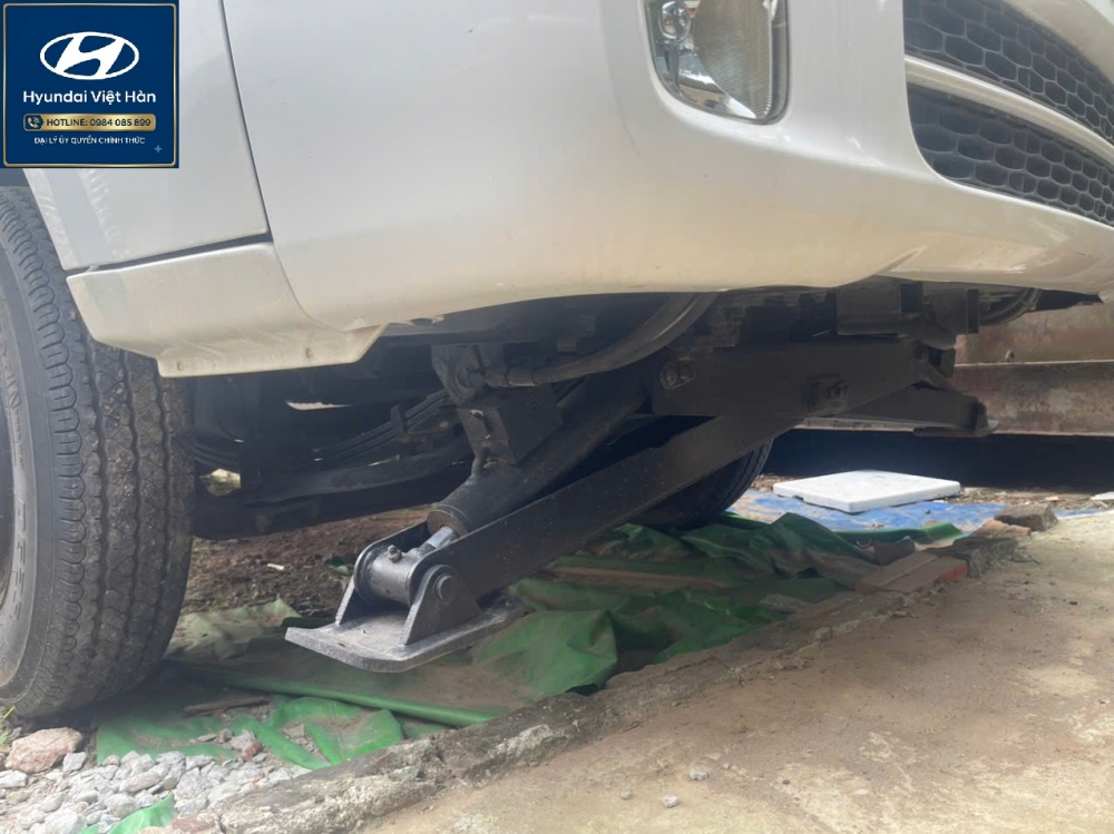 Càng chéo xe cẩu nâng người Kia K250