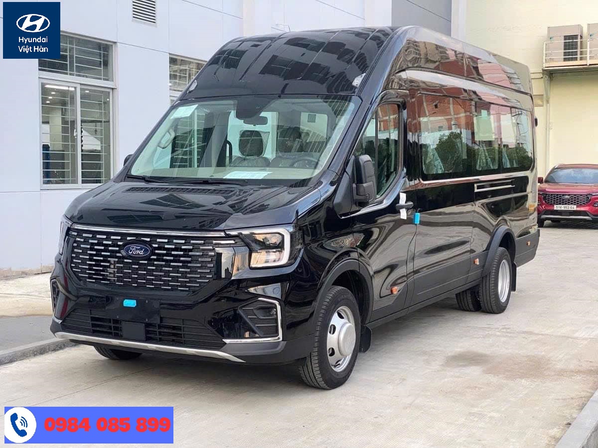 Xe Ford Transit van được hoán cải từ xe 16 chỗ