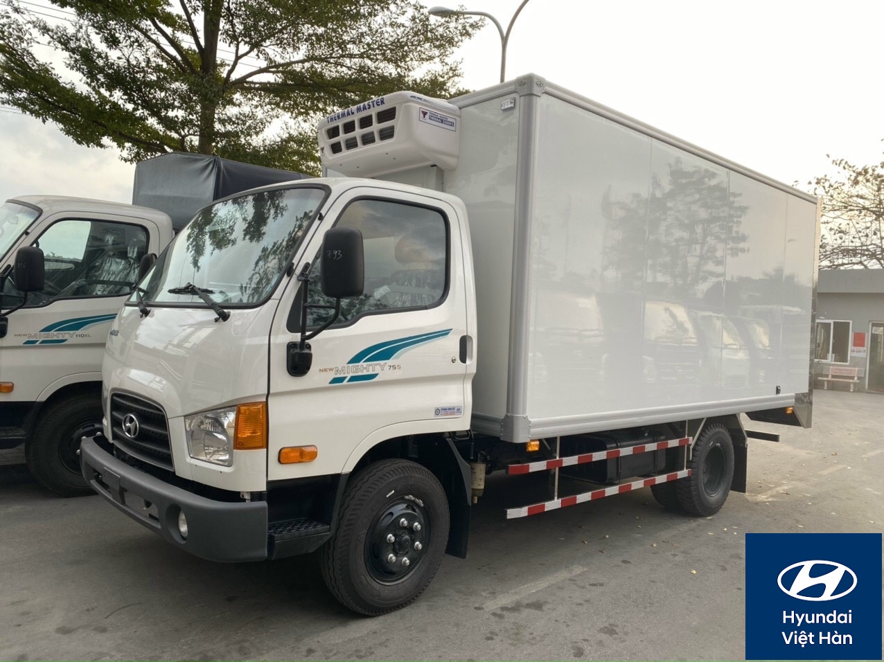 Hyundai 75s thùng đông lạnh