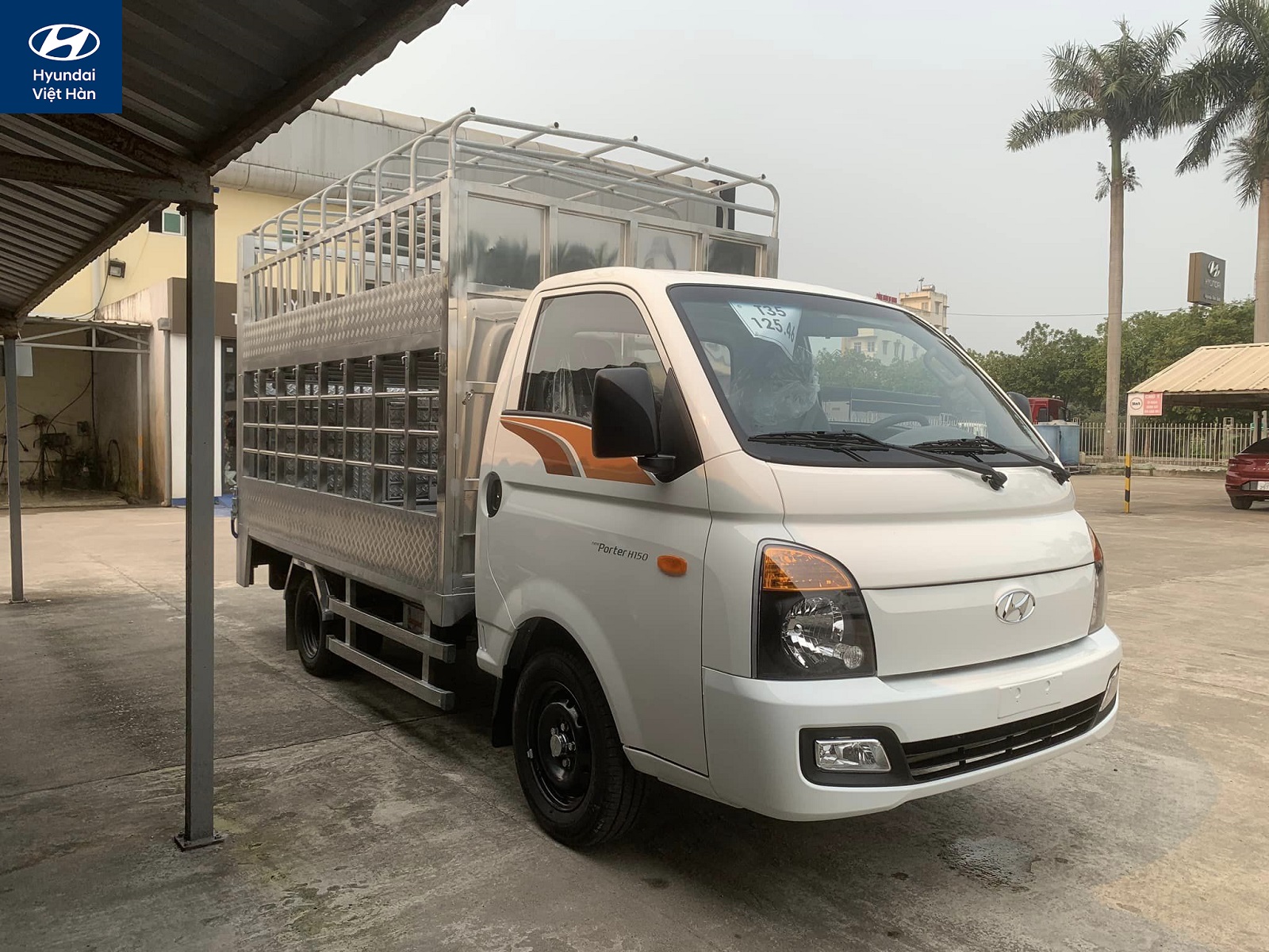 Hyundai H150 thùng chở gia súc 