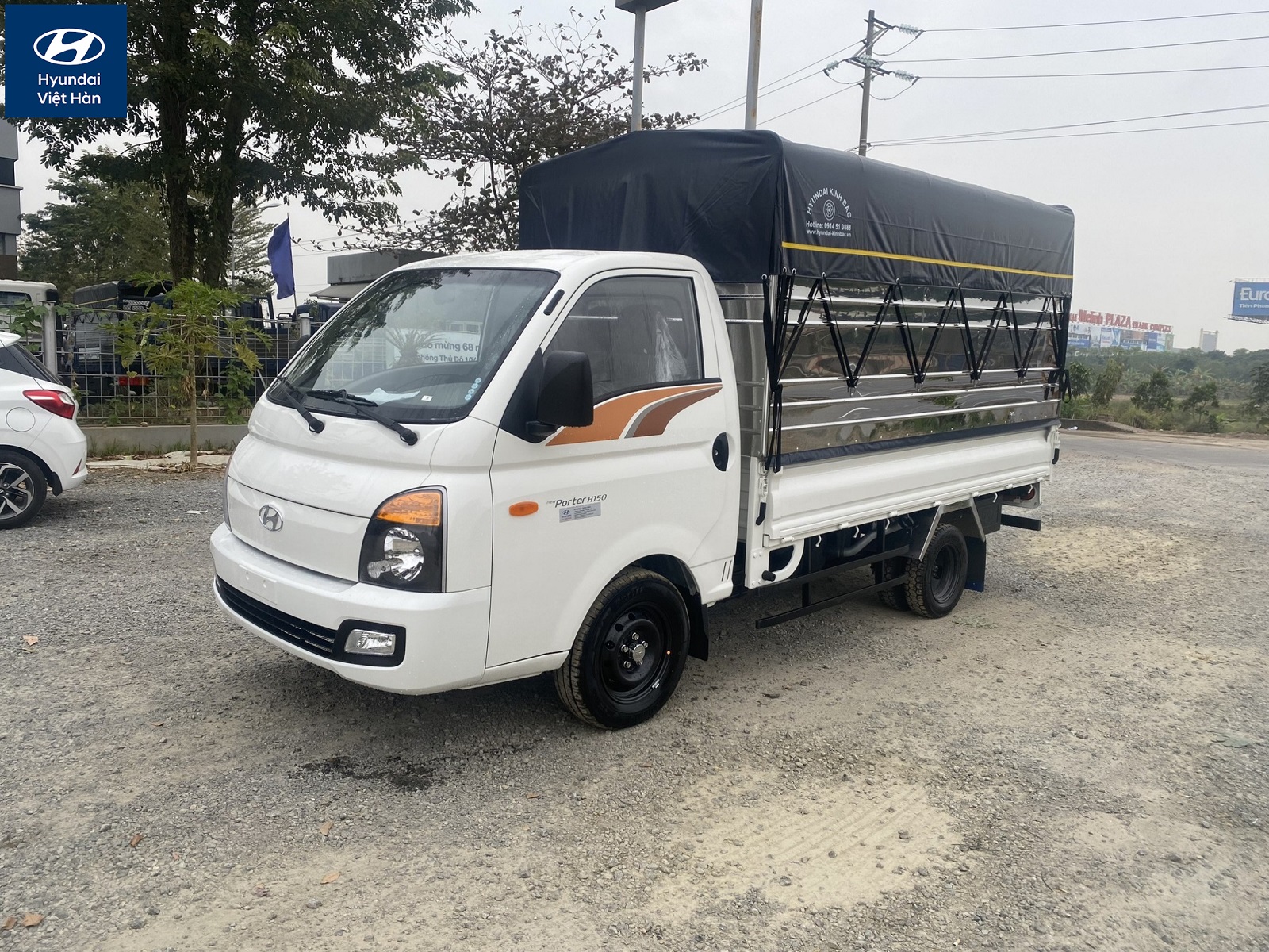 Hyundai Porter 150 thùng mui bạt