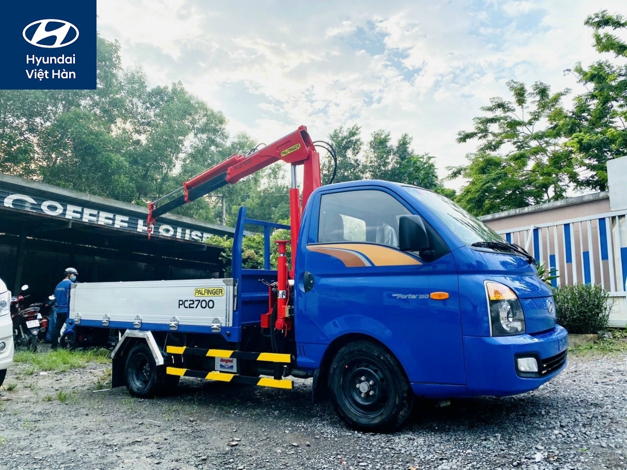 Hyundai Porter H150 gắn cẩu 1 tấn 