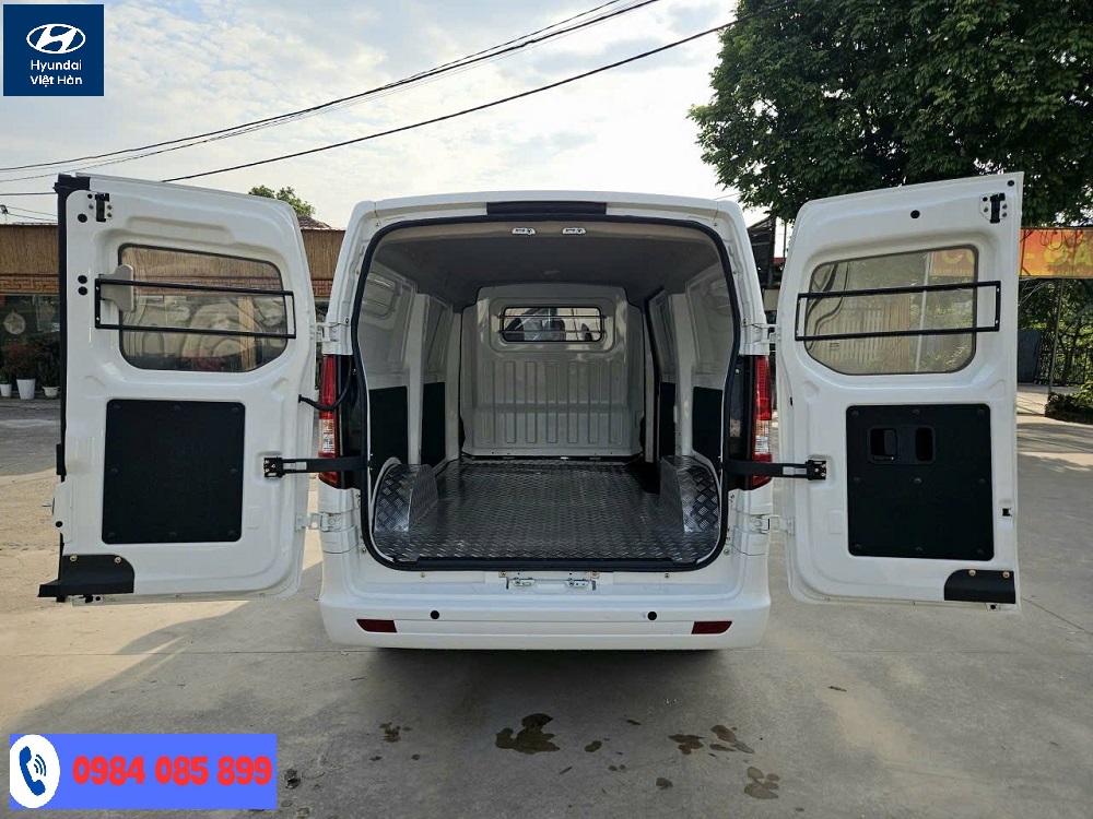 Khoang chở hàng xe van Tera V6 2 chỗ lớn nhất phân khúc
