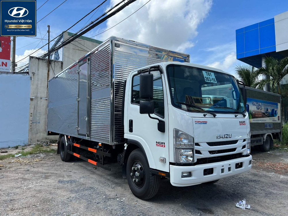 Mua xe 5 tấn Isuzu NQR 550 Thùng Kín