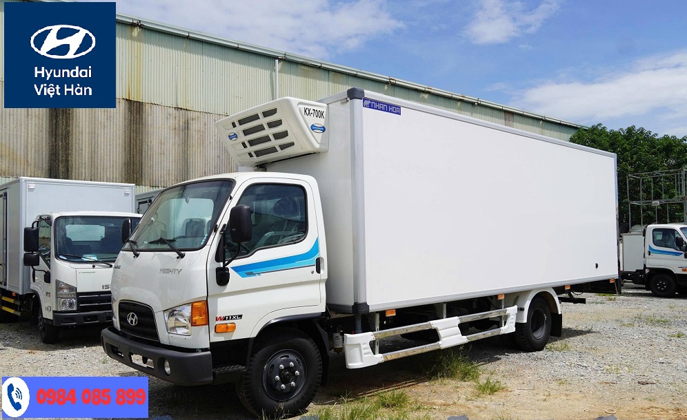 Ngoại hình Hyundai W11XL Thùng Đông Lạnh 7 tấn