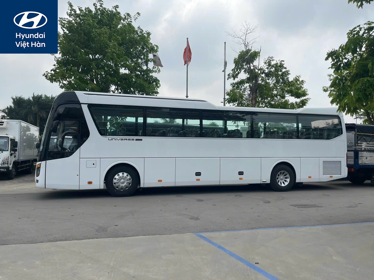 Ngoại hình xe khách Hyundai Universe 47 chỗ Euro5