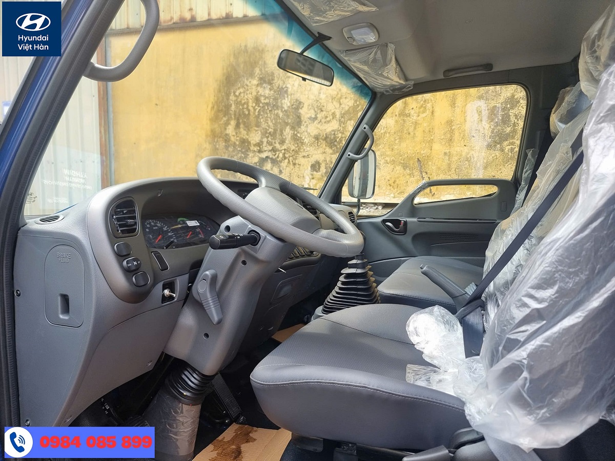 Nội thất xe Hyundai W750L mui bạt 