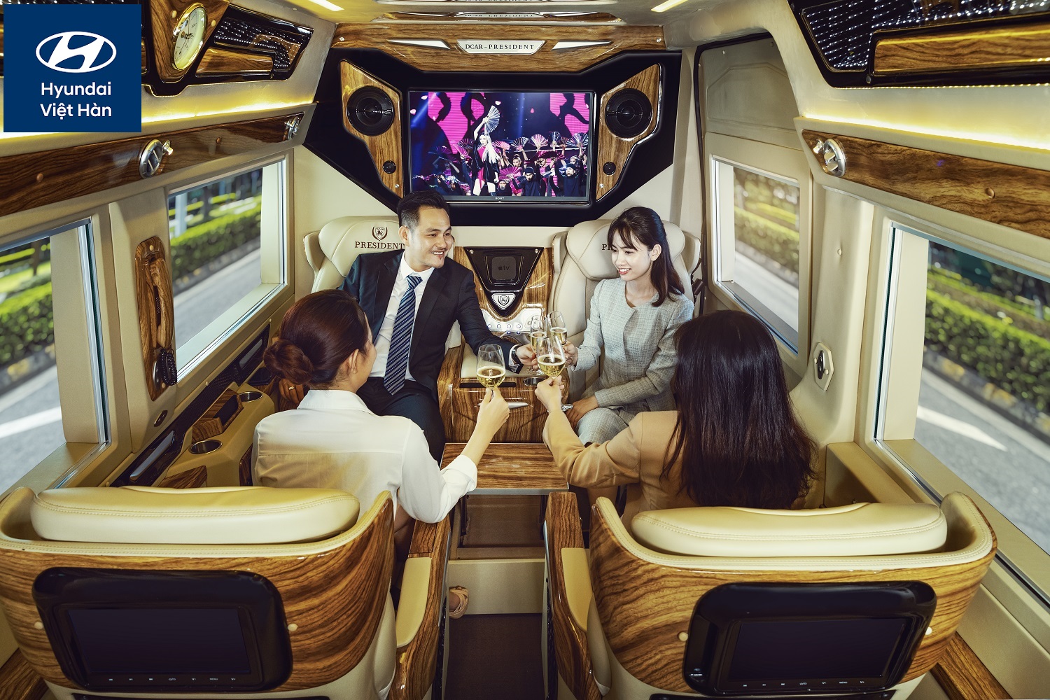 Nội thất xe Limousine Solati President