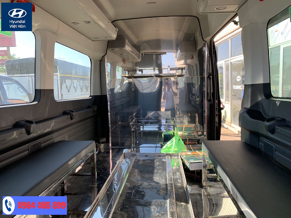 Thi công cải tạo xe tang lễ Ford Transit