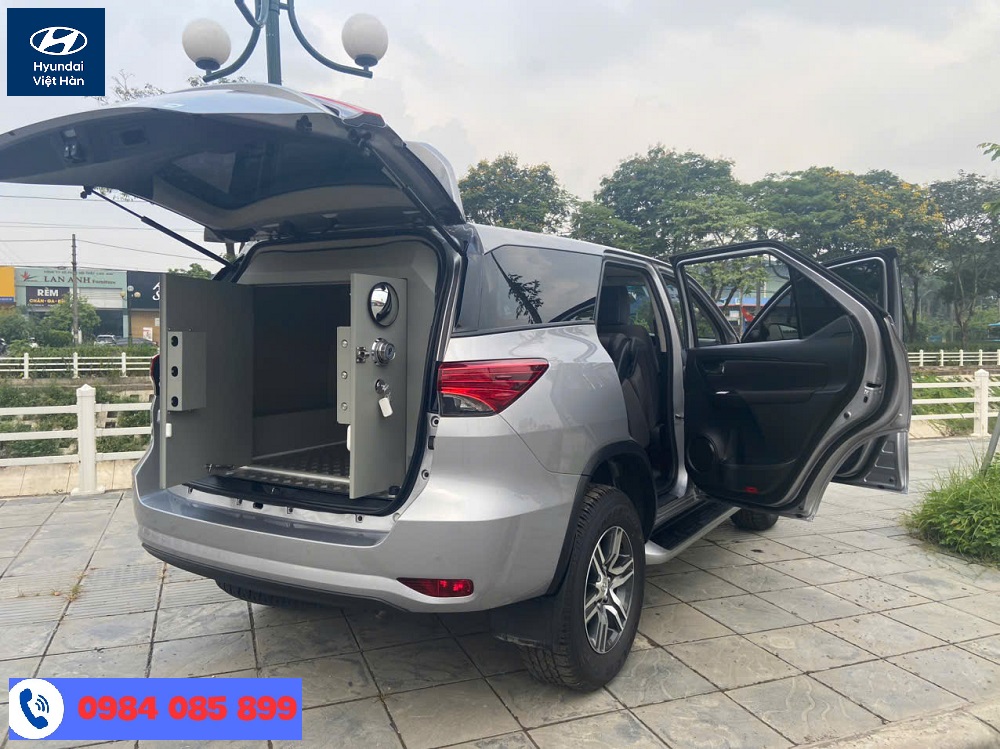 Xe chở tiền Toyota Fortuner