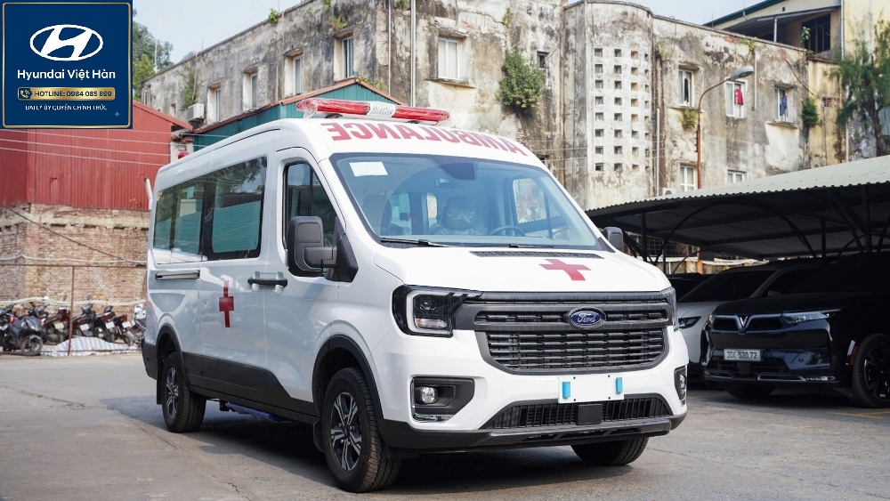 Xe Ford Transit cứu thương hoán cải trong nước từ xe lắp ráp