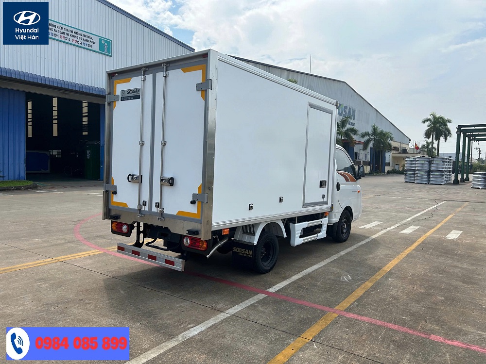 Xe H150 thùng đông lạnh vách Composite