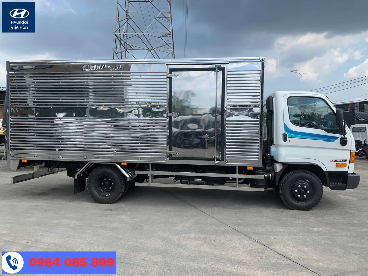 Xe Hyundai W750L thùng kín