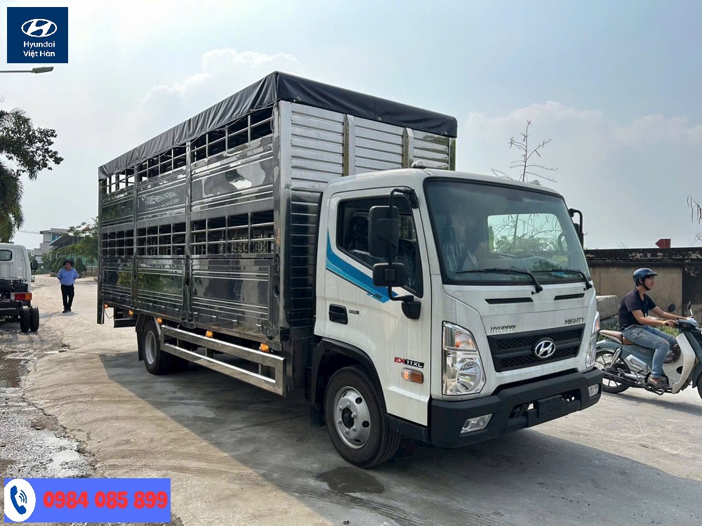 xe tải 9 tấn Hyundai EX11XL thùng chở lợn heo