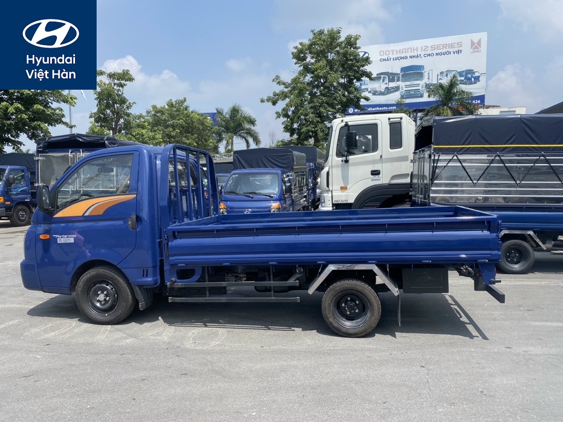 Đánh giá xe tải Hyundai H150 thùng lửng màu xanh