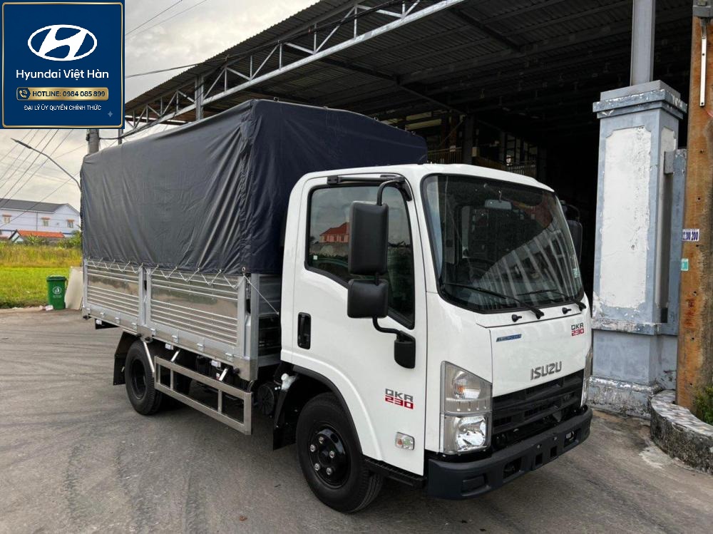 Xe tải Isuzu QKR 230 thùng bạt