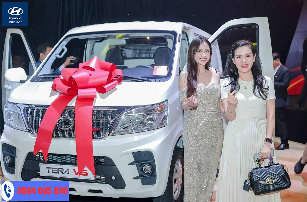 Xe tải Van Tera V6 đang là dòng xe van nhỏ được nhiều khách hàng mua nhất