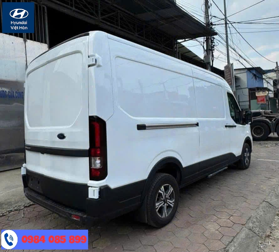 Xe van Ford Transit 