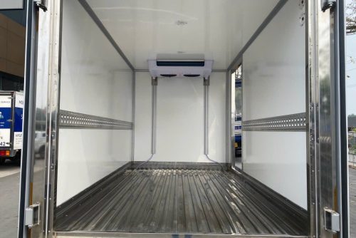 XE TẢI PORTER 150 THÙNG ĐÔNG LẠNH 1.5 TẤN