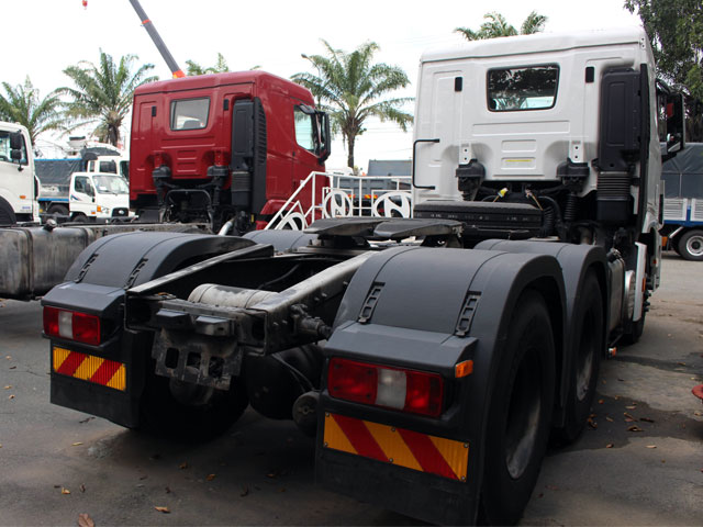 Bán xe đầu kéo Hyundai HD700