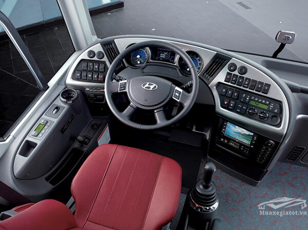Xe khách 47 chỗ Hyundai Universe 2021