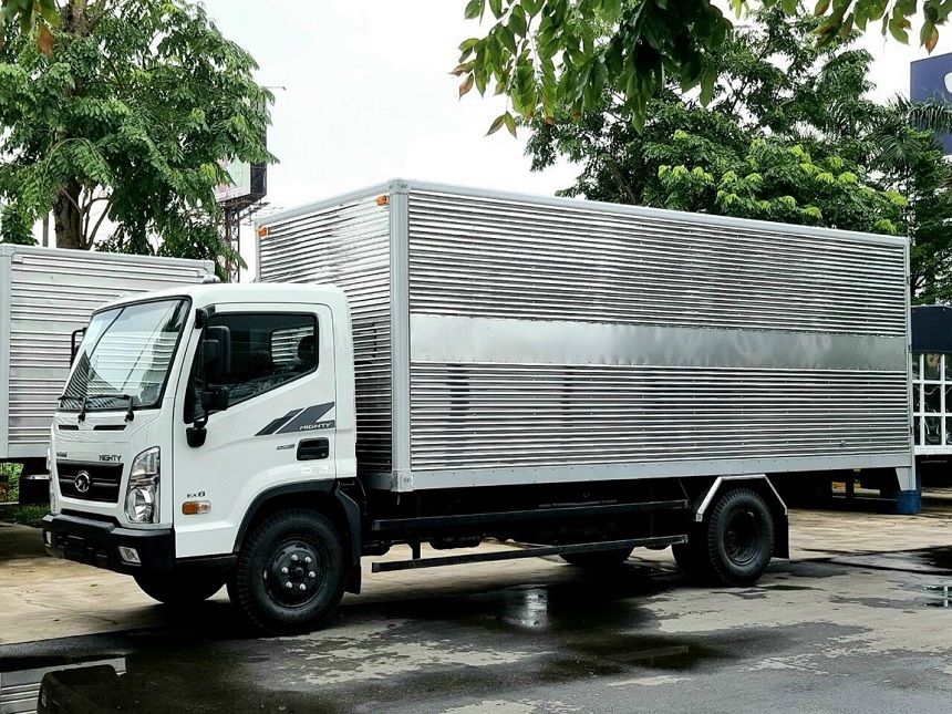 Xe tải Hyundai EX8L thùng kín