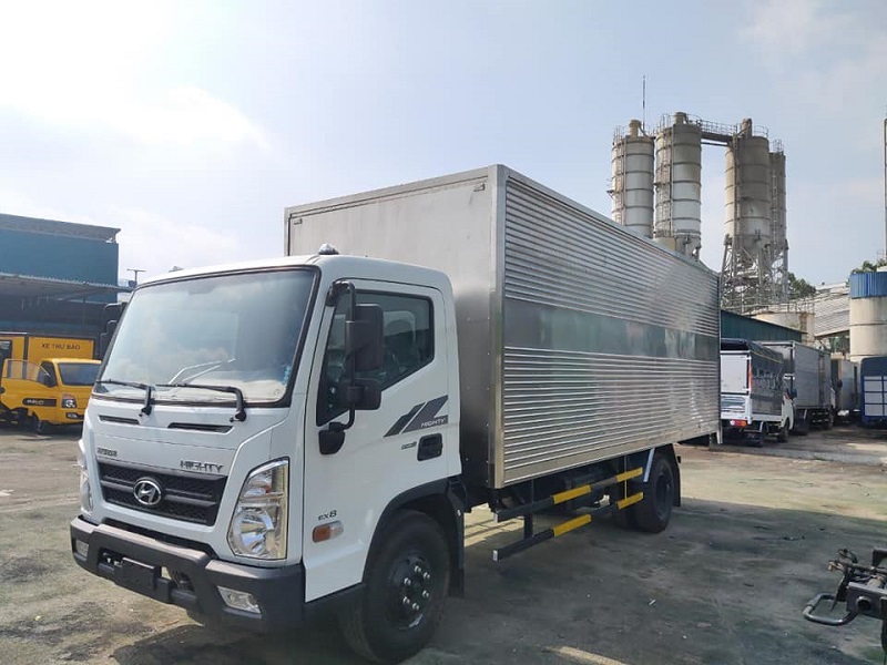 Xe tải Hyundai Ex8 thùng kín
