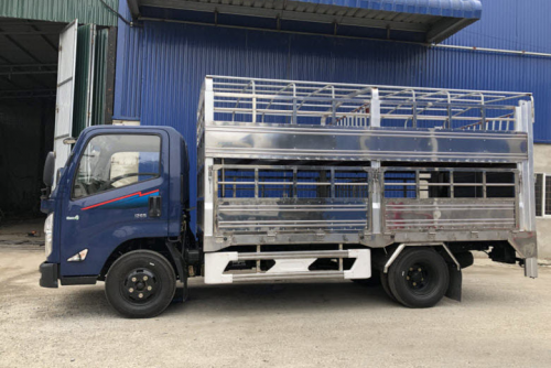 Xe tải IZ65 thùng chở gia súc lợn heo