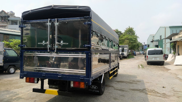 Xe tải 5 tấn Hyundai EX6 thùng bạt
