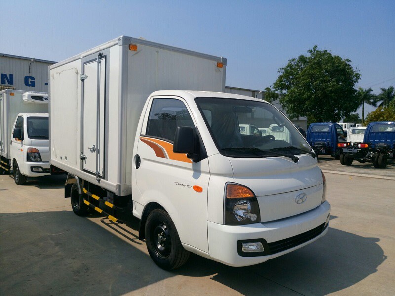 Xe tải Hyundai H150 thùng Composite