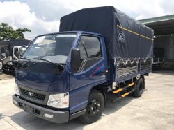 Giá xe tải IZ250 thùng mui bạt 2.5 tấn
