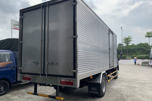 Xe tải Hyundai EX8 GTS2 thùng kín 8 tấn