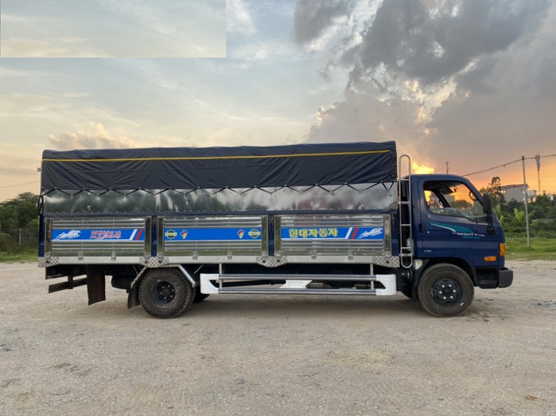 Hyundai Mighty 110SL thùng bạt 7 tấn
