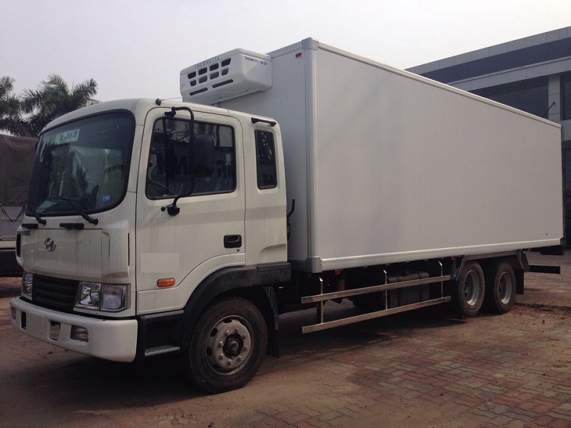 Xe tải 15 tấn Hyundai HD240 thùng đông lạnh
