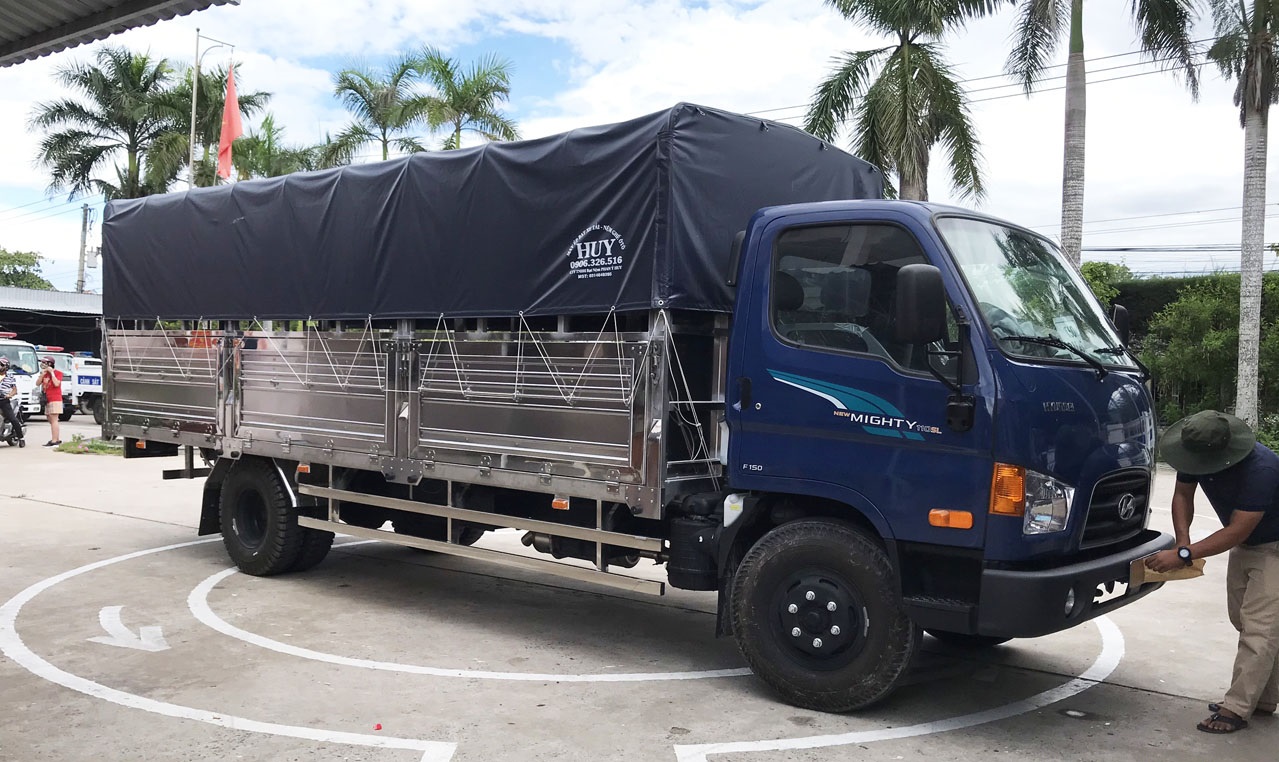 Xe tải Hyundai 110SL thùng bạt 7 tấn 