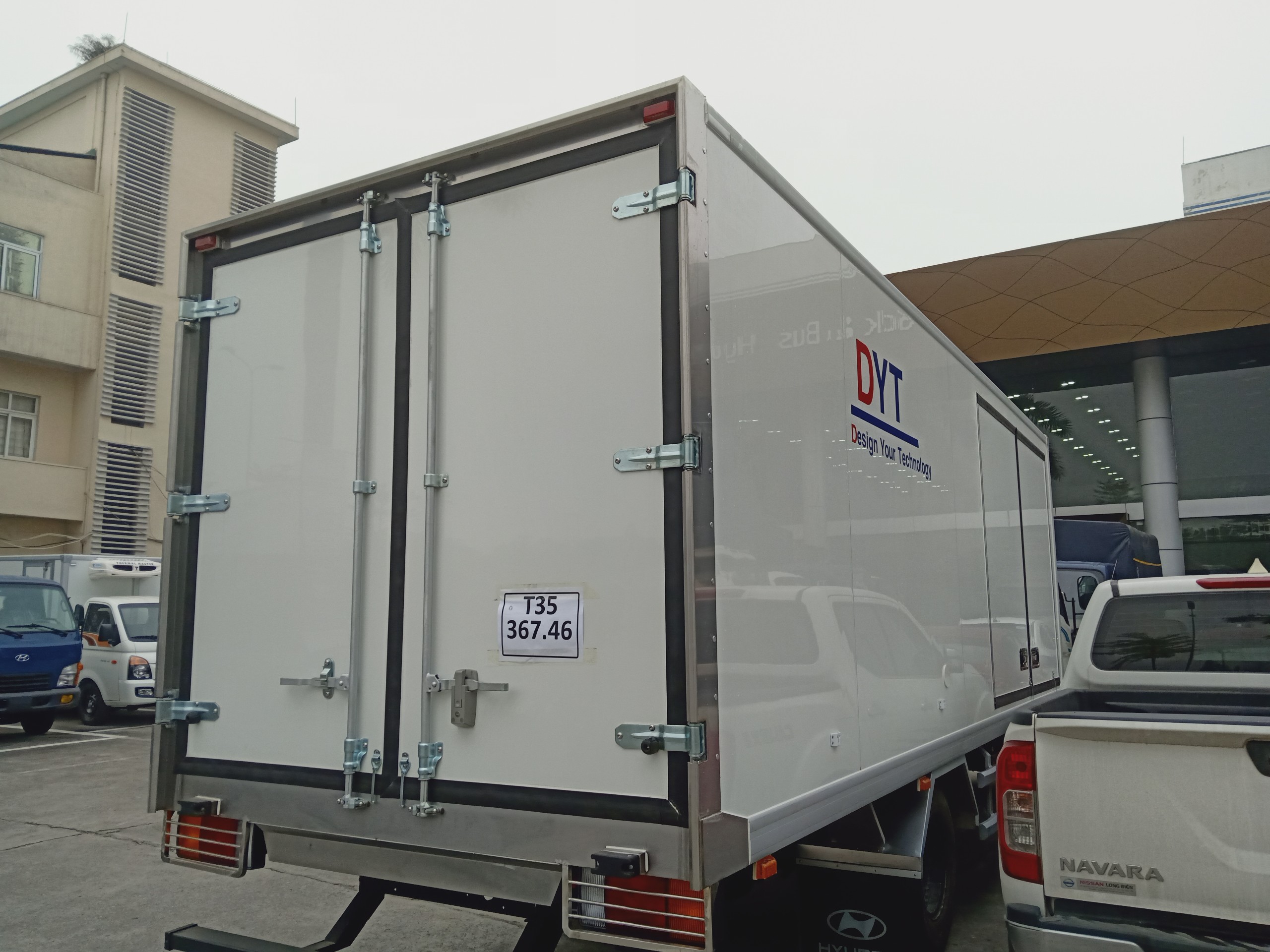 Hyundai Mighty 110XL thùng đông lạnh 7 tấn