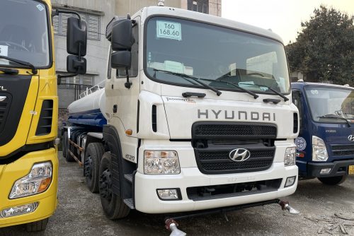 Xe phun nước rửa đường 17 khối Hyundai HD320