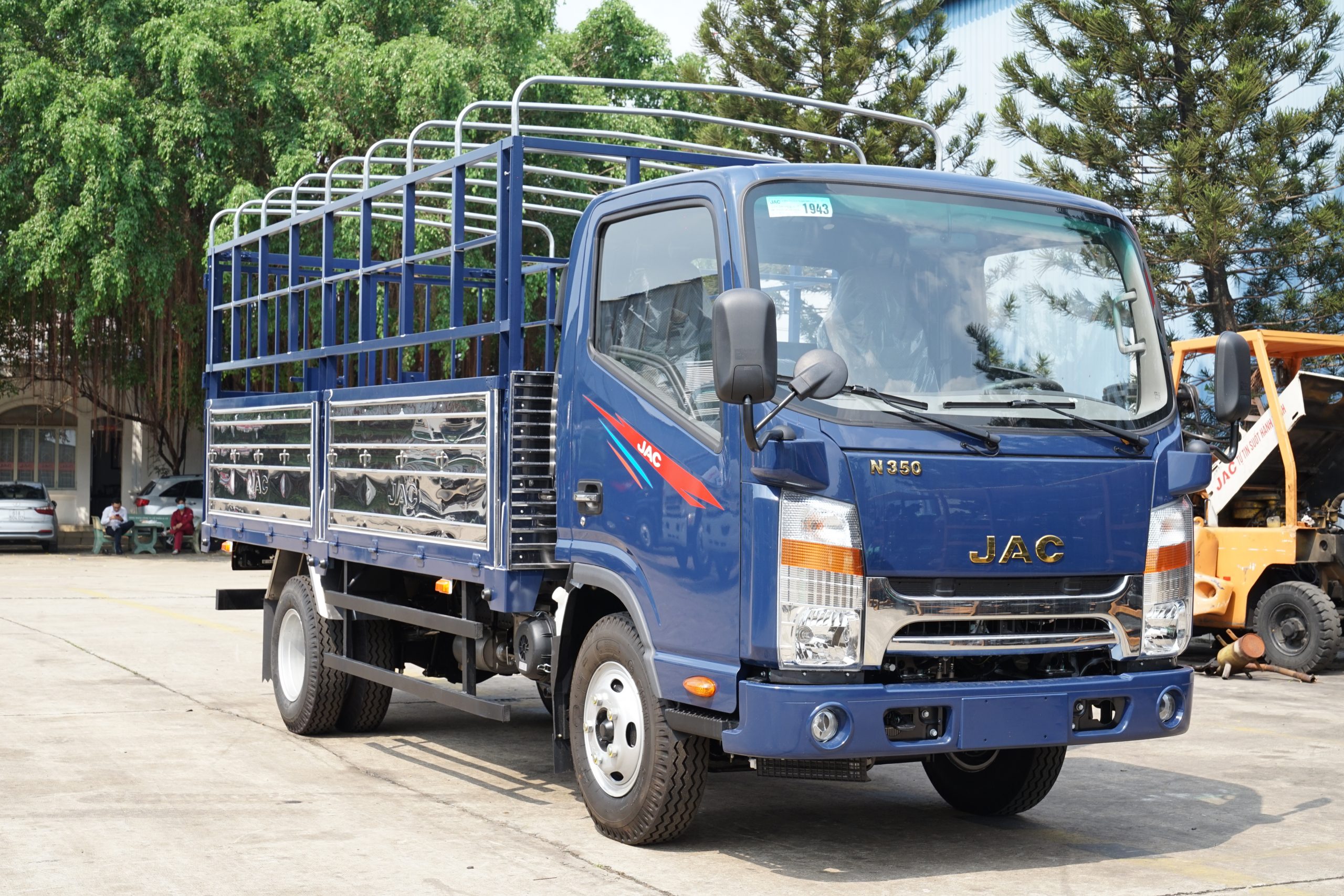 Xe tải thùng 3.5 tấn Jac N350 dài 4m3