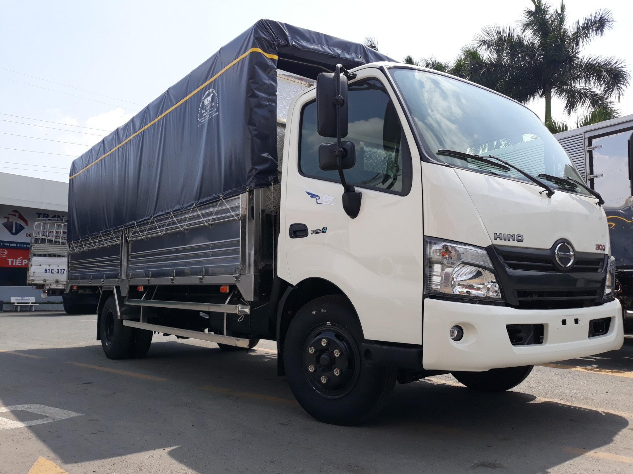 Kích thước thùng xe tải 3.5 tấn Hino XZU720L 