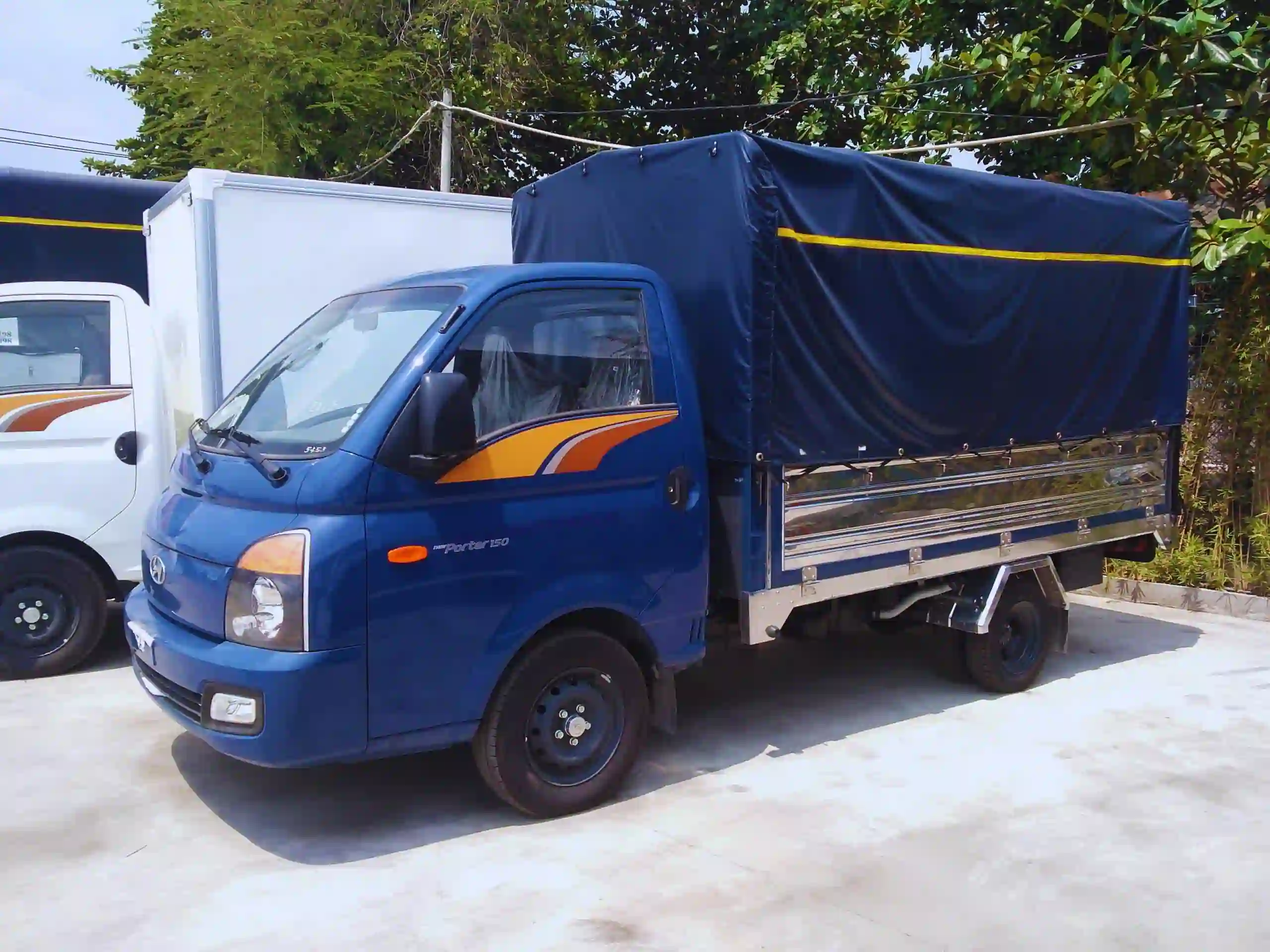 Chi phí lăn bánh xe Hyundai H150