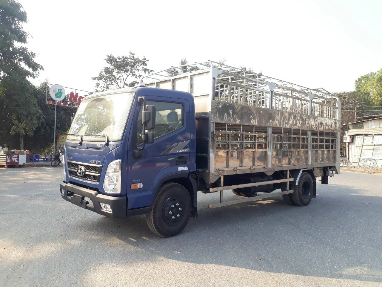 Xe chở gia súc 7 tấn Hyundai EX8L