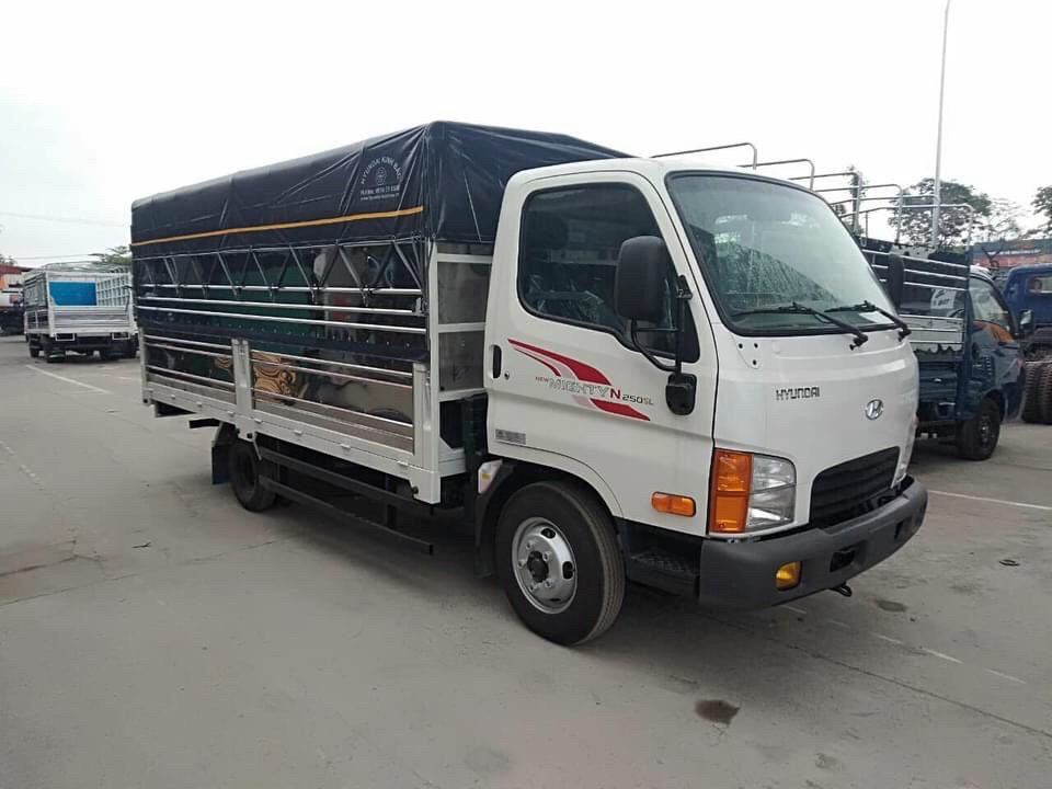 Xe tải Hyundai N250SL thùng bạt dài 4m3