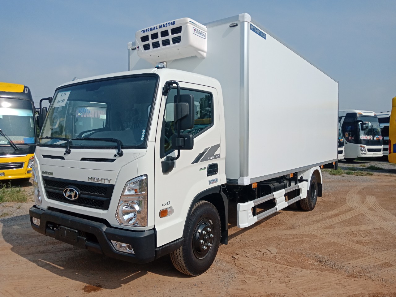 Hyundai Ex8L thùng đông lạnh 7 tấn 