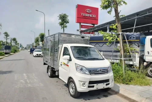 XE TẢI TERA 100 THÙNG KÍN
