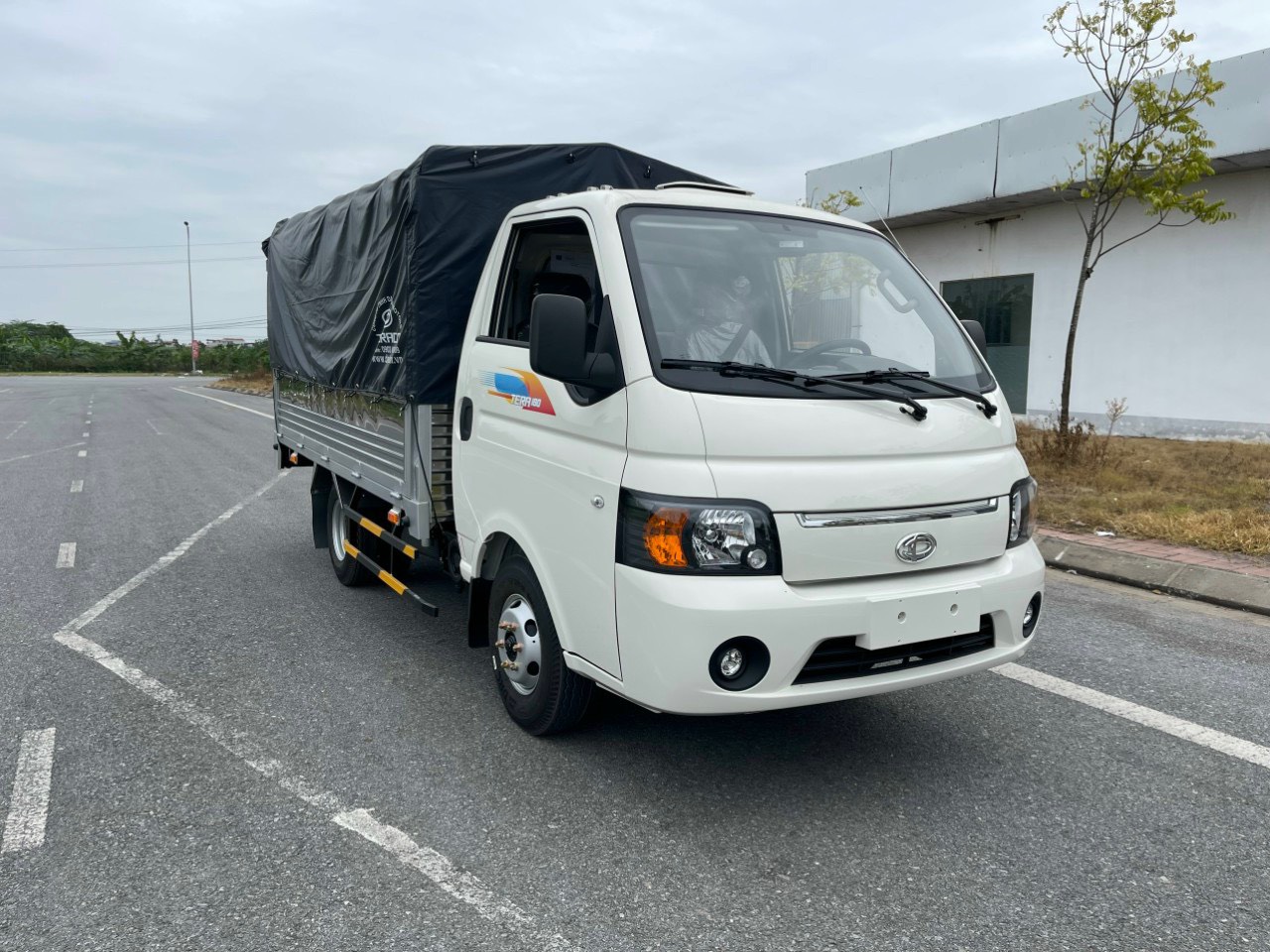 Bán xe tải 1.8 tấn Tera 180 