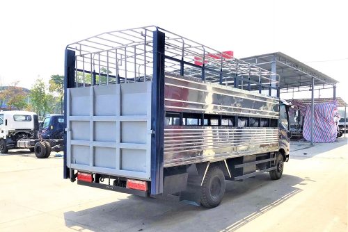 Xe chở gia súc TERA 350 gắn bửng nâng hạ