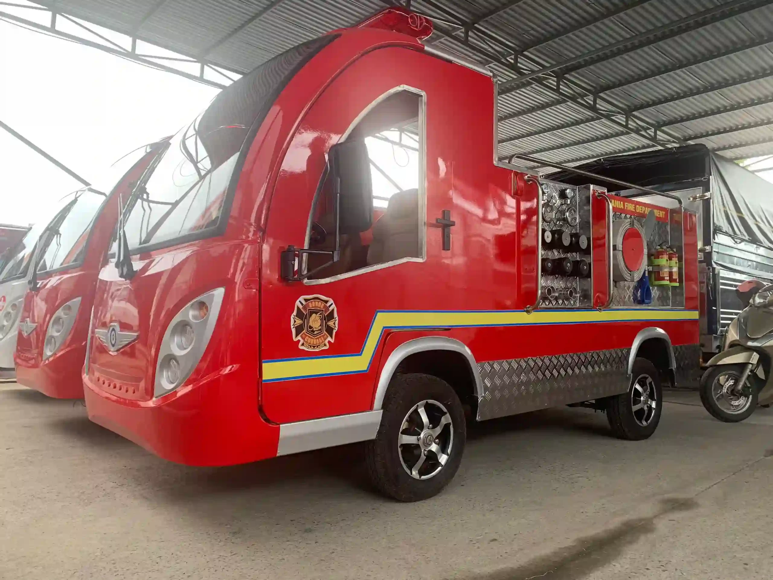 XE CỨU HỎA CHẠY ĐIỆN